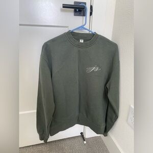 ASOS crewneck. New and never worn! But no tags. It’s oversized